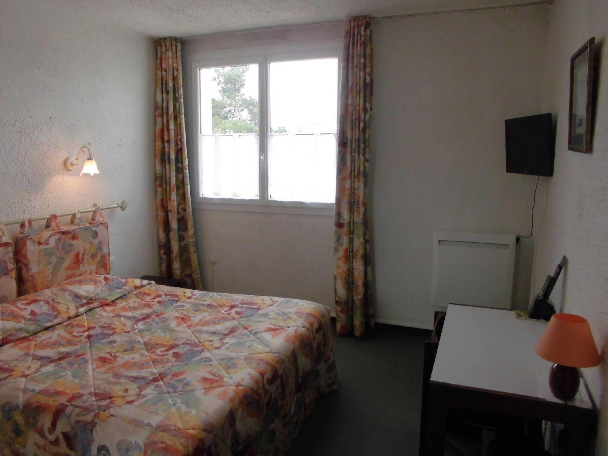 Le Quai 9 , Ex Le Hotel 2*
