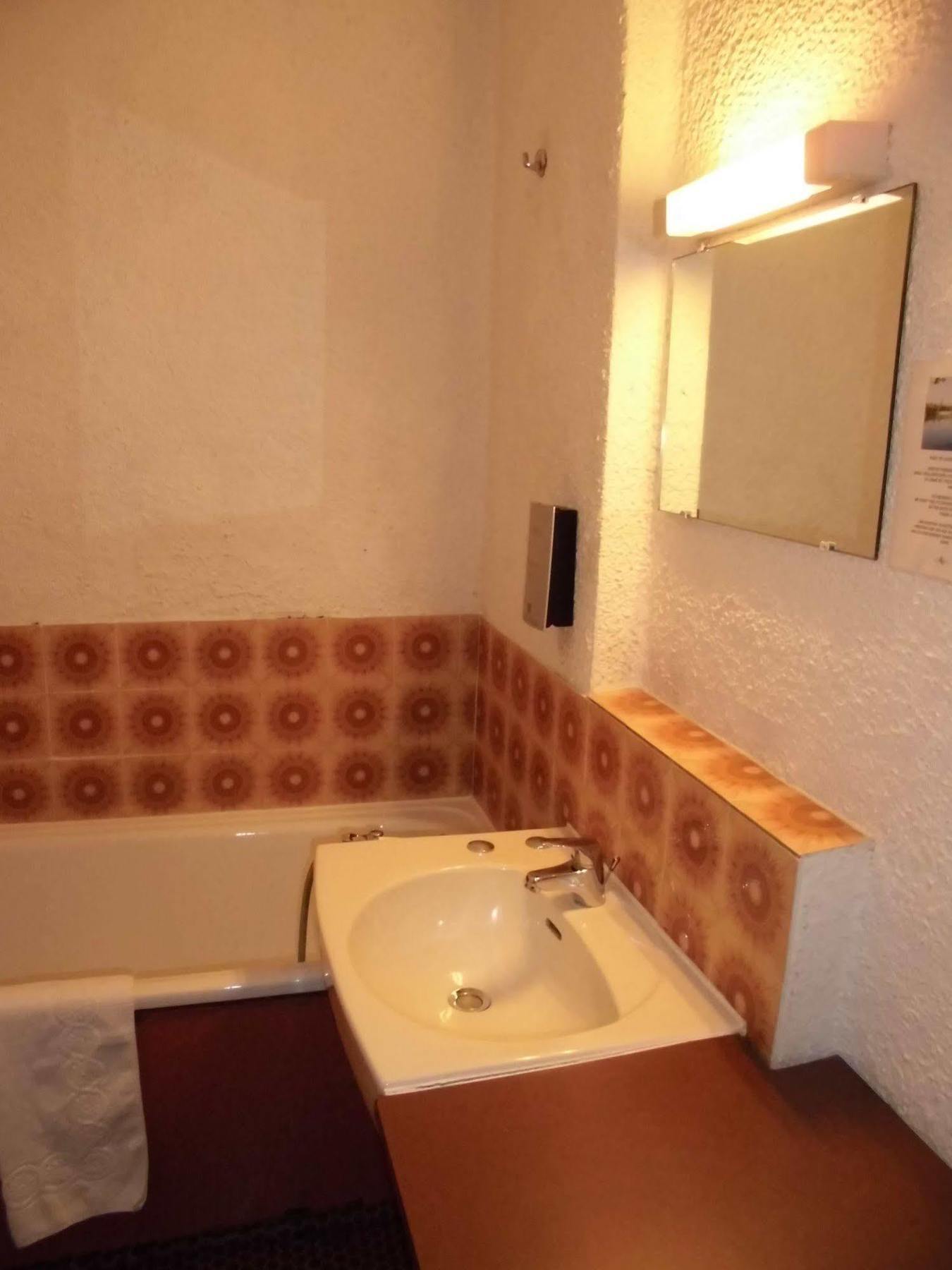 Le Hotel 2*